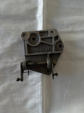 Load image into Gallery viewer, Porsche 930 Throttle Linkage Bracket (9301103591R)

